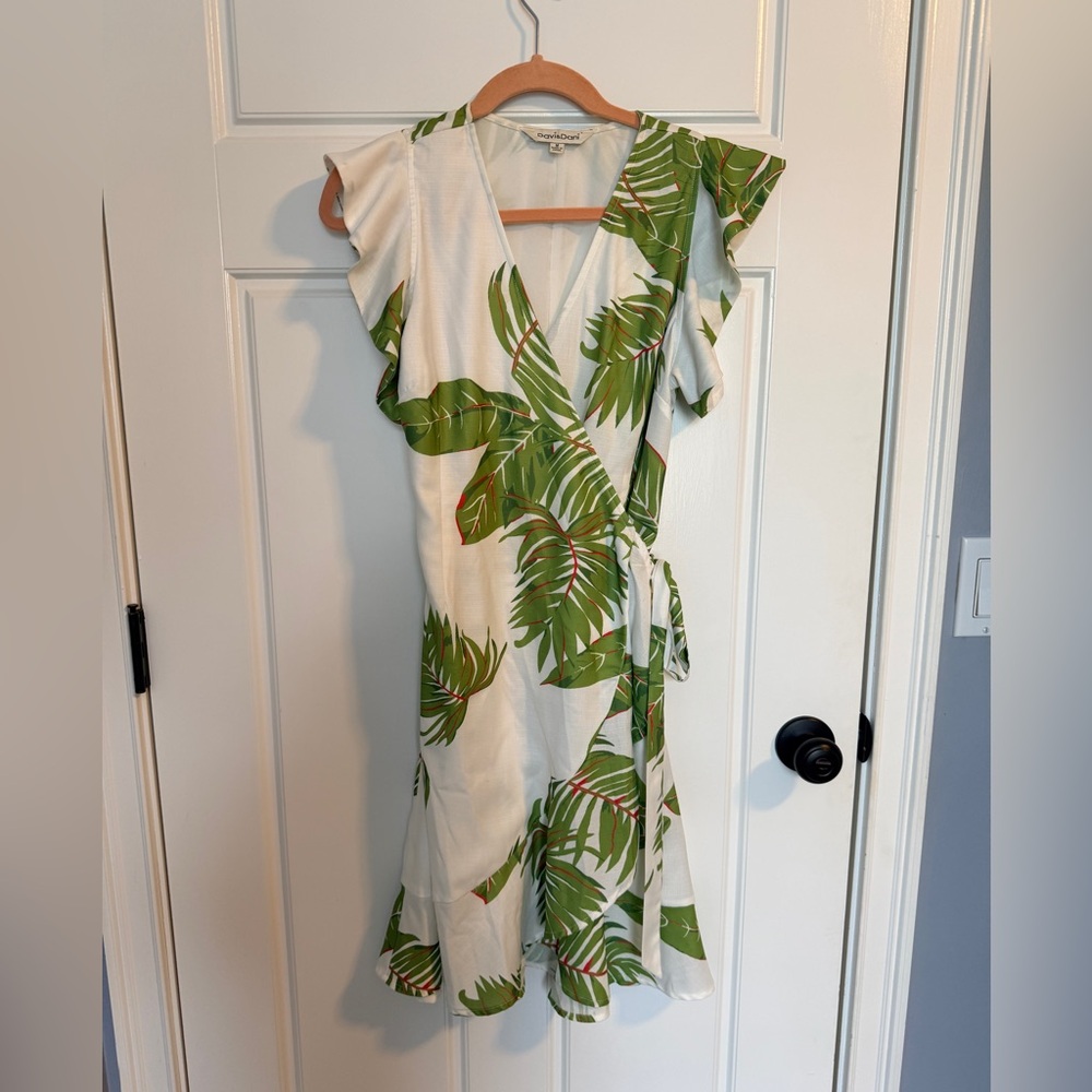 DAVI & DANI Tropical Print Mini Dress - Picture 3 of 4